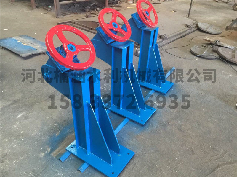 盤龍座啟閉機(jī)（配旋轉(zhuǎn)式調(diào)節(jié)堰門用）